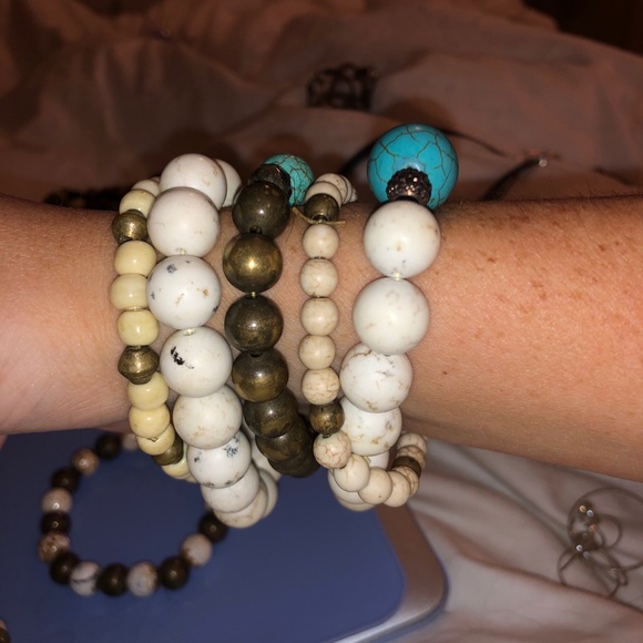 17 colorful beaded bracelets: can mix and match - Picture 10 of 10